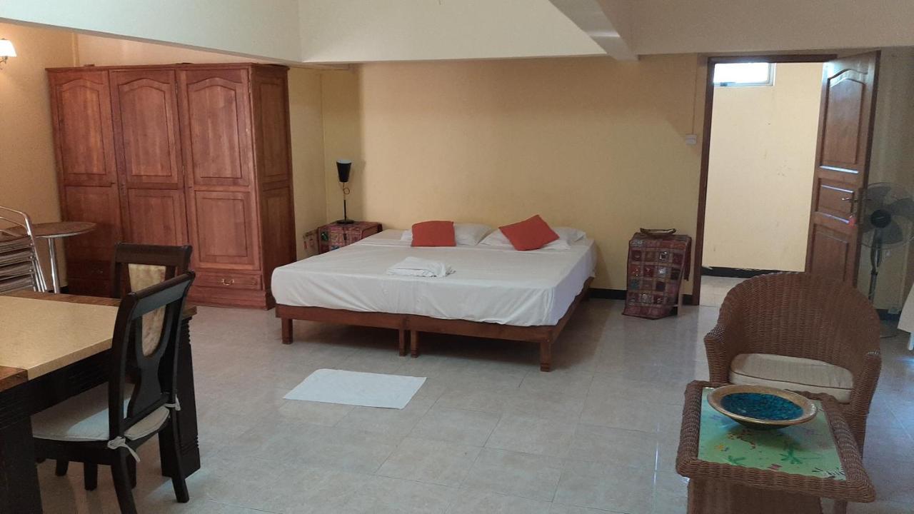 Dino 2 Appartement Trou aux Biches Buitenkant foto